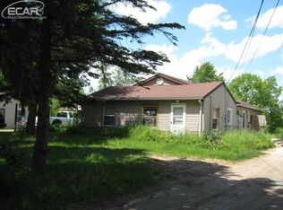 1218 W Cook Rd, Grand Blanc, MI 48439