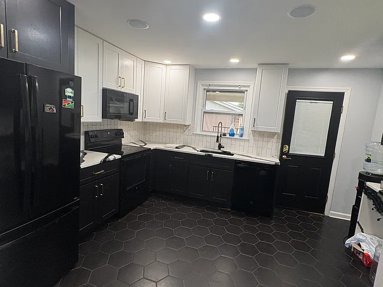 6003 Joyce Dr — Photo 9