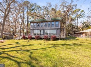 863 Hickory Bluff Rd, Waverly, GA 31565