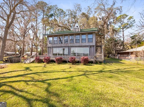 863 Hickory Bluff Rd, Waverly, GA 31565