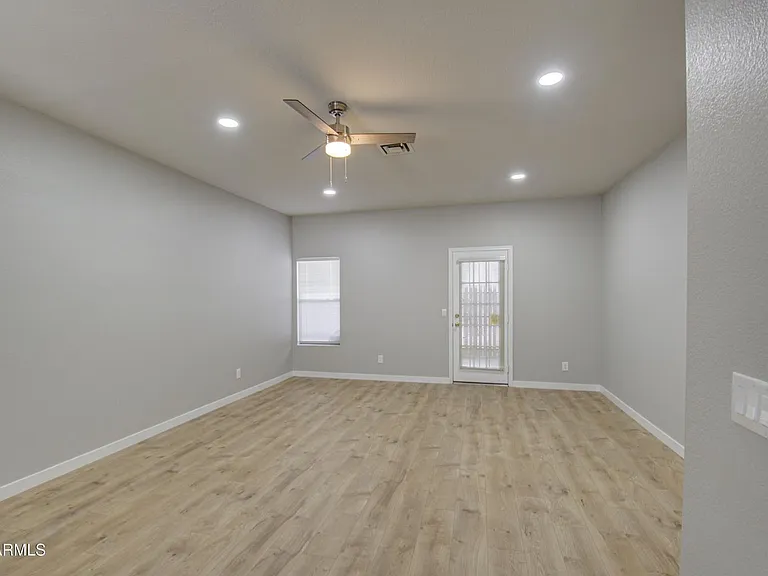 1600 N Saba St #169 — Photo 6