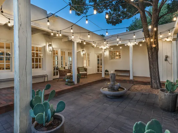 2832 Maximillian Rd NW, Albuquerque, NM 87104