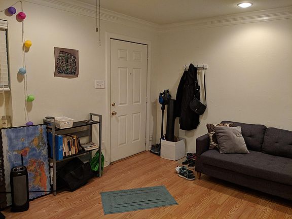 4th image of 226 Oriole St APT 4