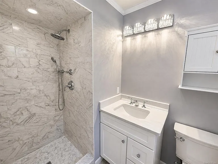 6 Nottingham Dr — Photo 6