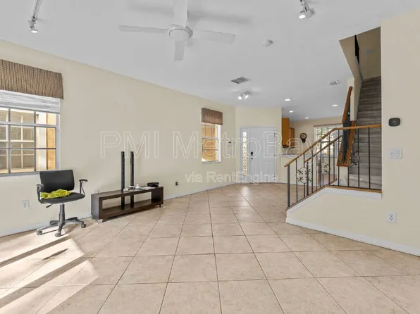 1938 Fiesta Ridge Ct, Tampa, FL 33604