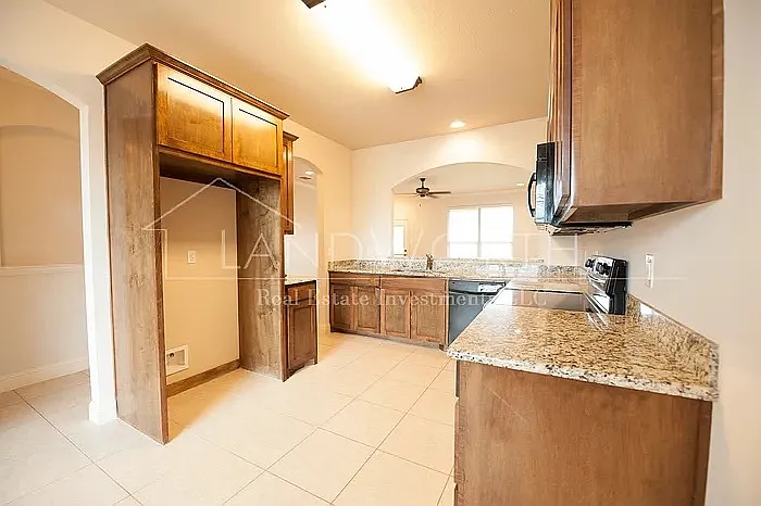 4620 Angus Dr — Photo 13