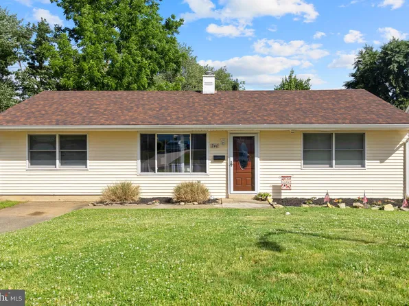 240 Devon Rd, Fairless Hills, PA 19030