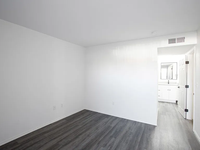 Grove at Tramway — Photo 11