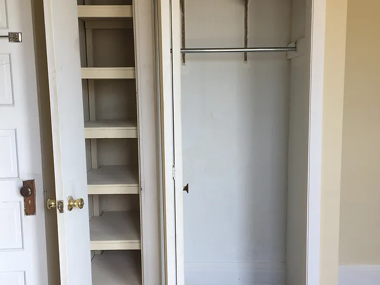 1317 E 2nd St #4 — Photo 8
