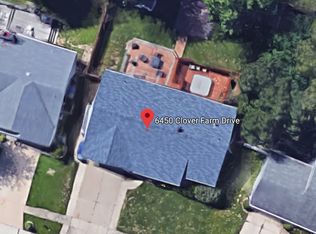6450 Clover Farm Dr, O'Fallon, MO 63368