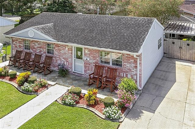 1st image of 105 Felicia Dr