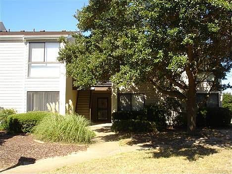 3rd image of 3900 Whispering Oaks Pl #101