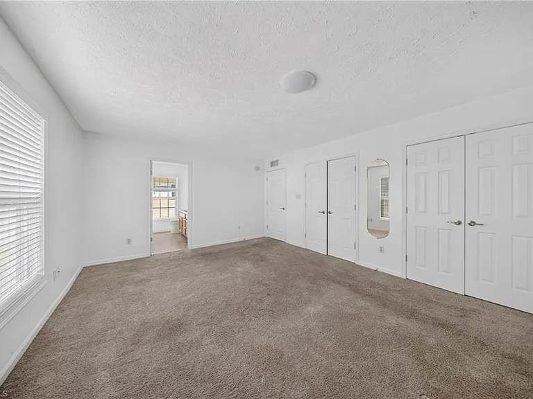 250 Leawood Cir — Photo 11