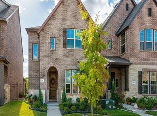 576 Courtyard Ln, Irving, TX 75039