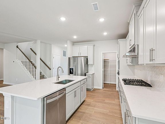 3rd image of 336 Marshrose Rd