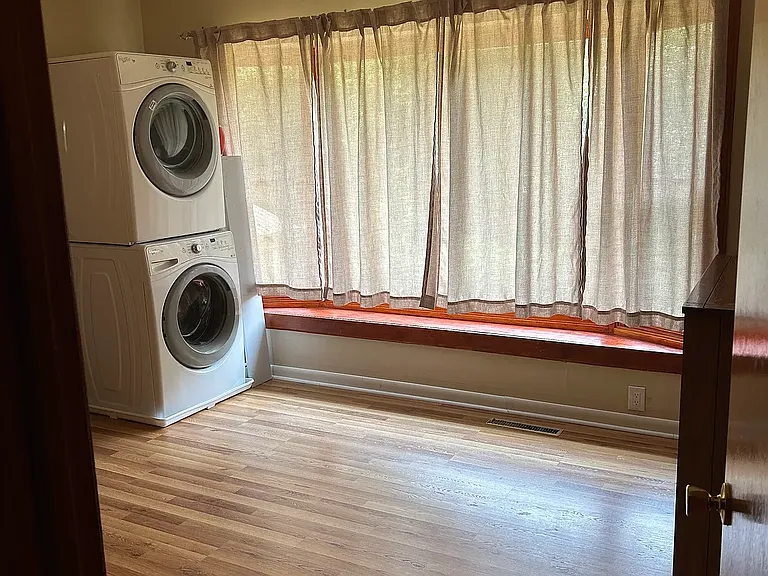 Circle Dr — Photo 13