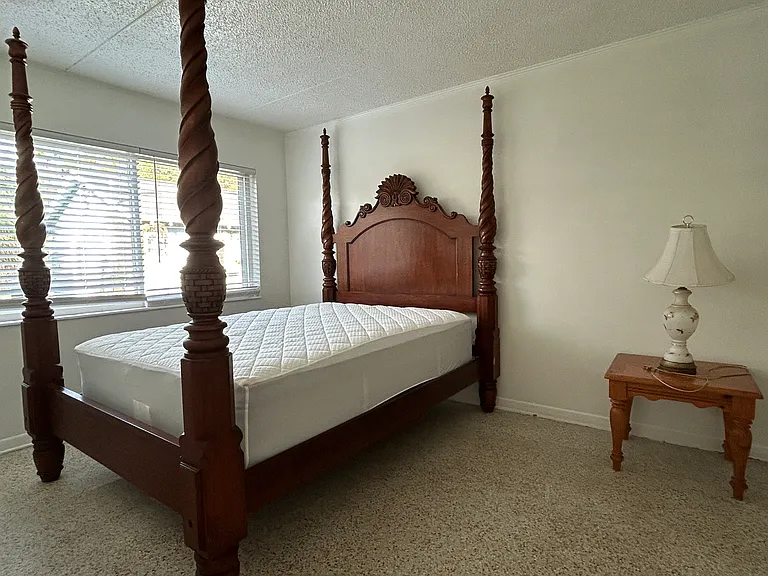 1307 NW 6th St #14 — Photo 7