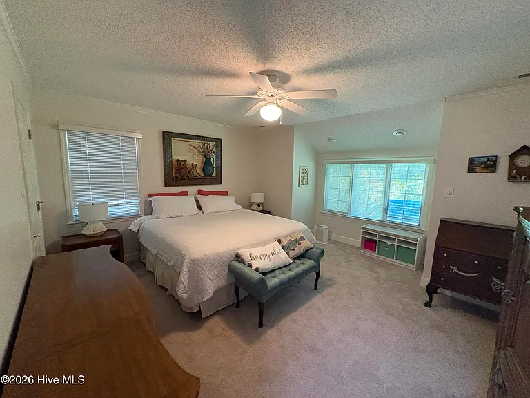 901 Firefly Ct — Photo 18