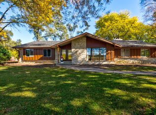 11246 N Farmdale Rd, Mequon, WI 53097