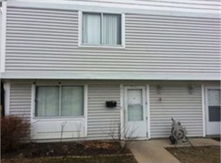831 Oxford Pl, Wheeling, IL 60090