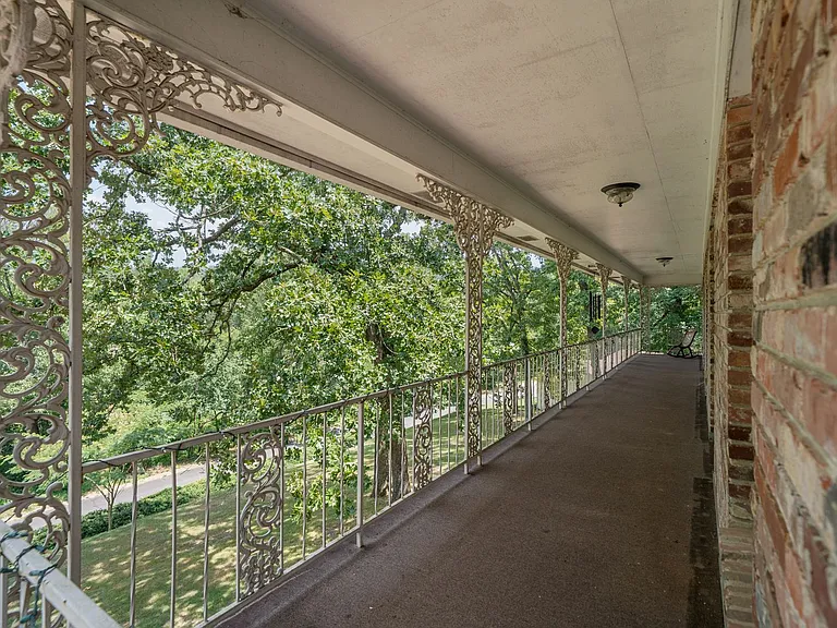112 Leigh Cir — Photo 33