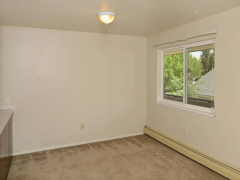 611 Stover St — Photo 9