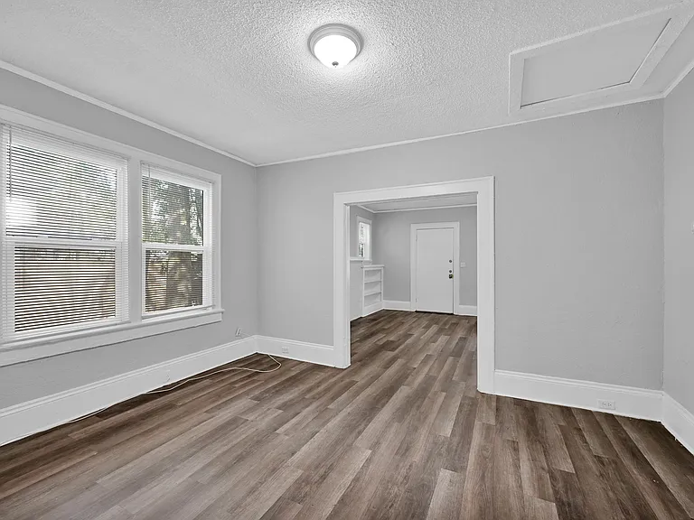326 Basswood St — Photo 20