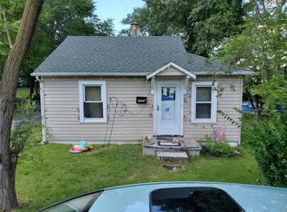 11025 Ivan Ave, Saint Ann, MO 63074
