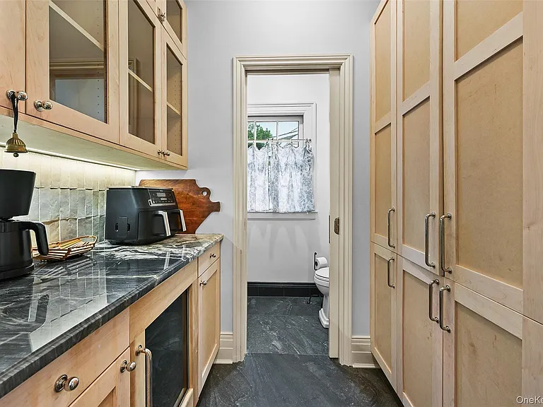 11 Maple Ave — Photo 7