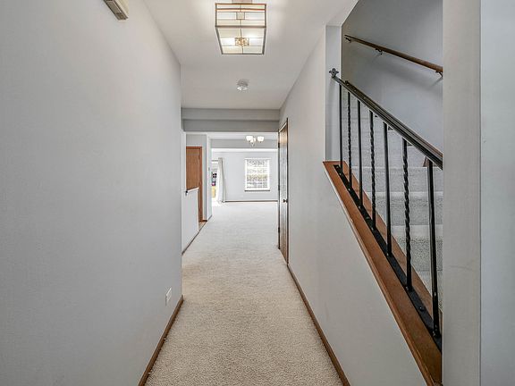 3rd image of 804 N Tamarac Blvd