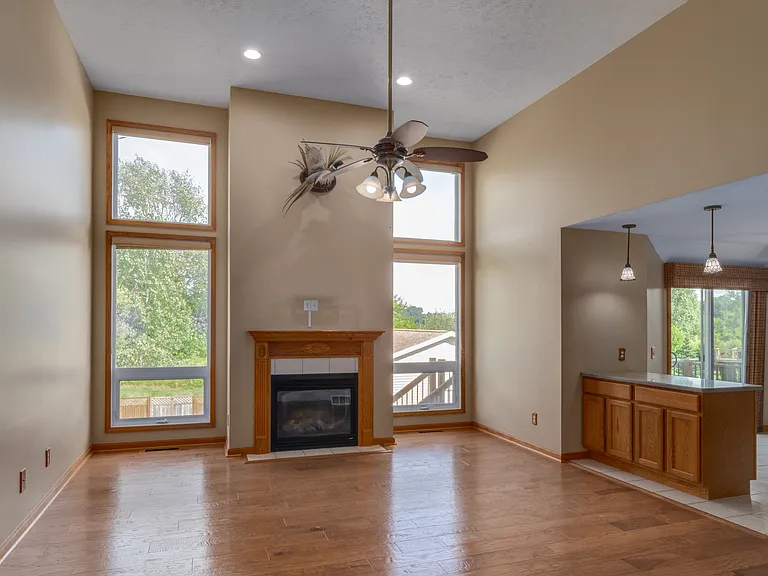 12912 Silver Spring Ln — Photo 13