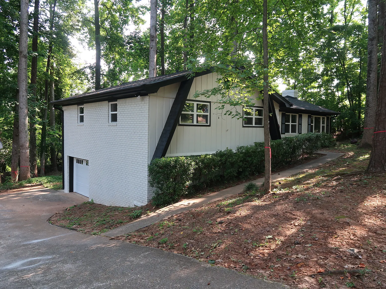 3 bed, 1452 sqft, $2,695 — Photo 3