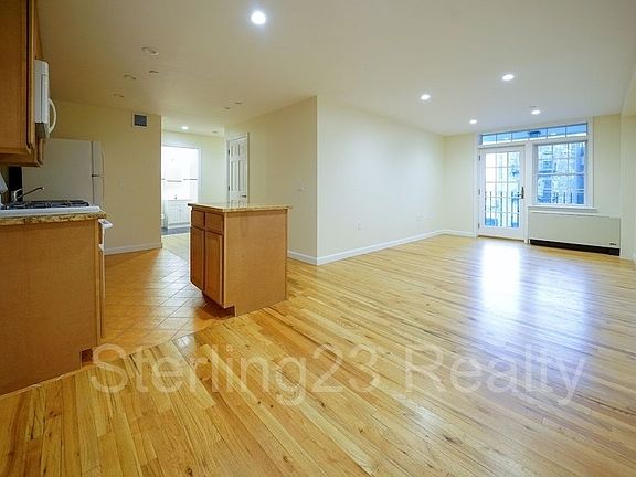2nd image of 28-21 Astoria Blvd #F4