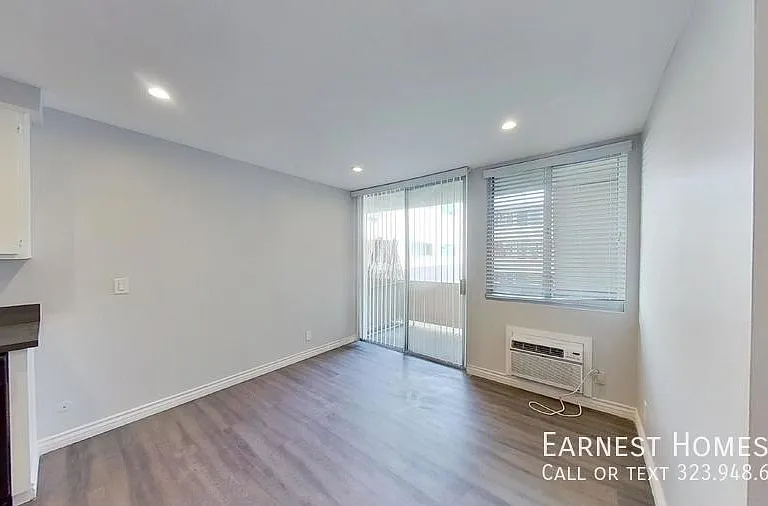 525 N Sycamore Ave #321 — Photo 6