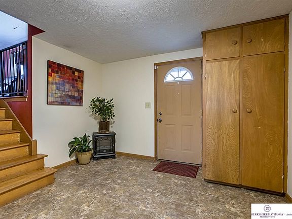 2nd image of 1207 Skyview Dr