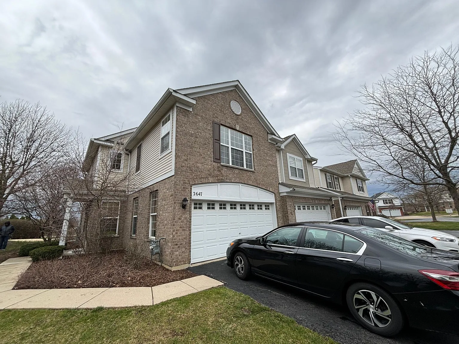 2647 Williamsburg Dr — Photo 1