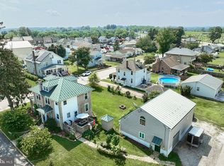 401 W Maple St, Dallastown, PA 17313