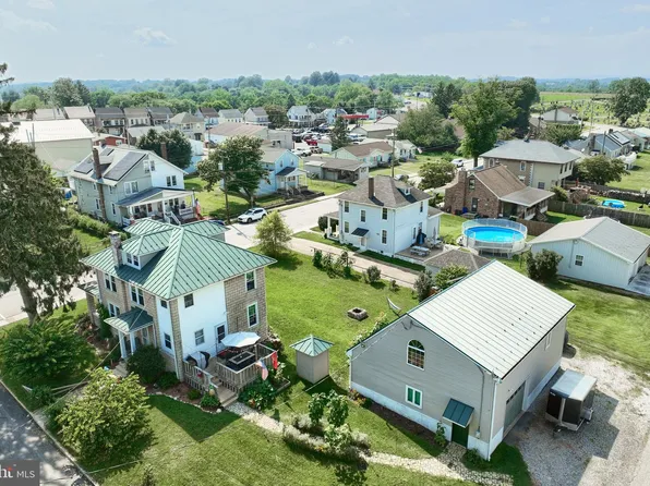 401 W Maple St, Dallastown, PA 17313