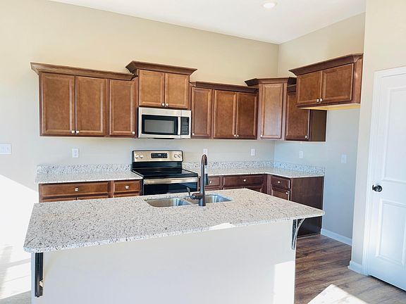 3rd image of 40 Downy Birch Ln