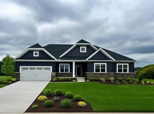 17 Loretta Ln, South Lyon, MI 48178