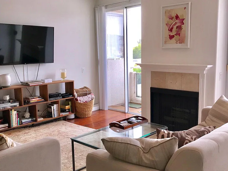 8349 Blackburn Ave #302 — Photo 128