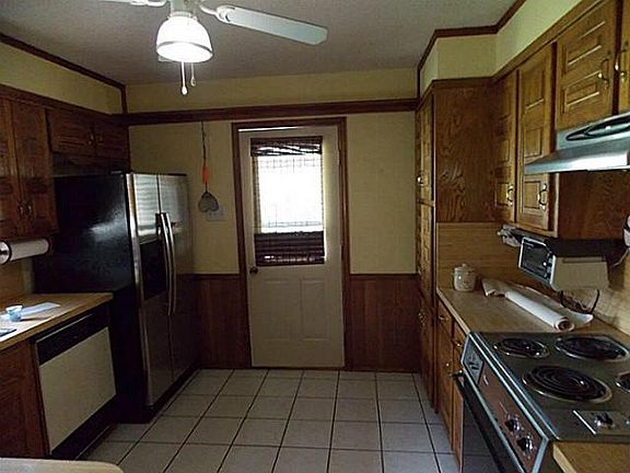 4th image of 1103 Harbor Lakes Dr