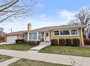 6034 Grove Ct, Morton Grove, IL