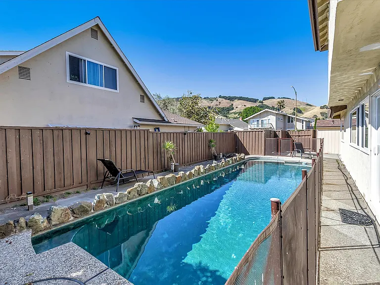 448 Los Pinos Way — Photo 38