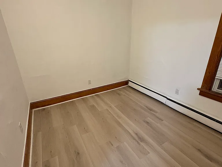 826-28 Hampton Ave #2 — Photo 8