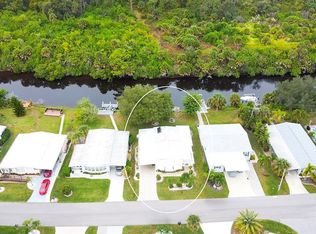 33 Castle Dr, Nokomis, FL 34275