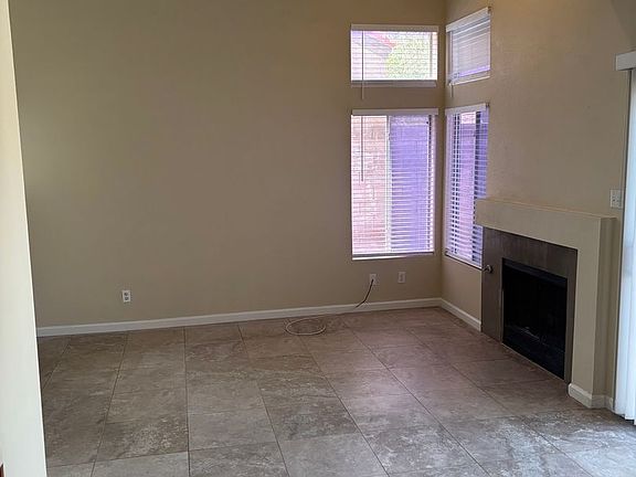 4th image of 1703 Comstock Dr