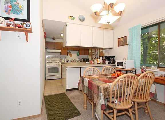 5th image of 770 SW Harrier Cir