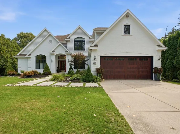 W321N7631 Silver Spring DRIVE, Hartland, WI 53029