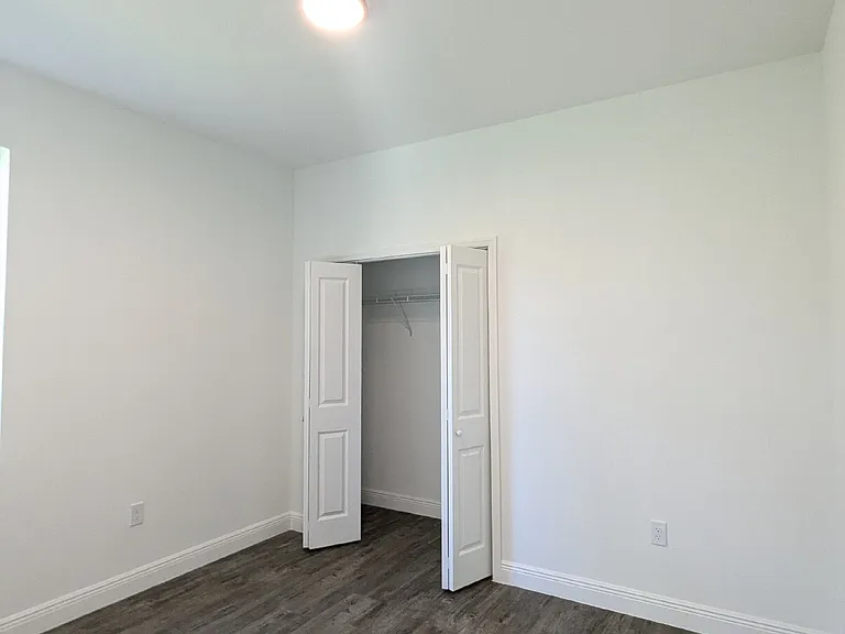 504 Saint Johns Ct — Photo 24
